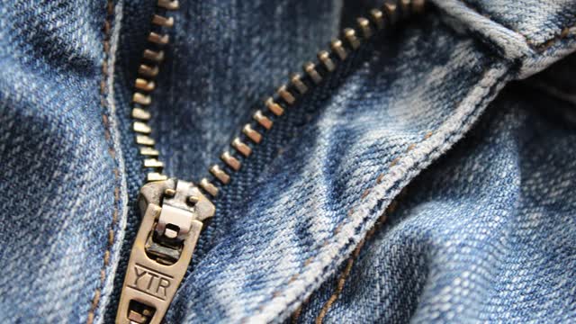 Denim Nedir? Bir Fransız Kenti, Bir İtalyan Limanı ve Kotun Tarihi